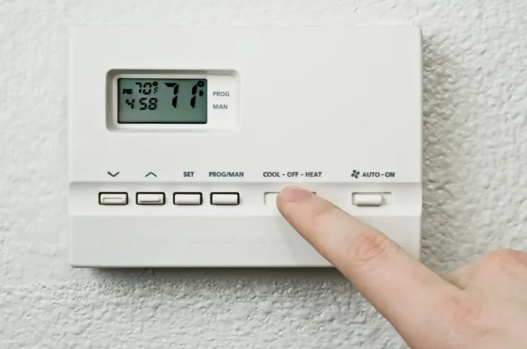 what temperature to set thermostat when on vacation